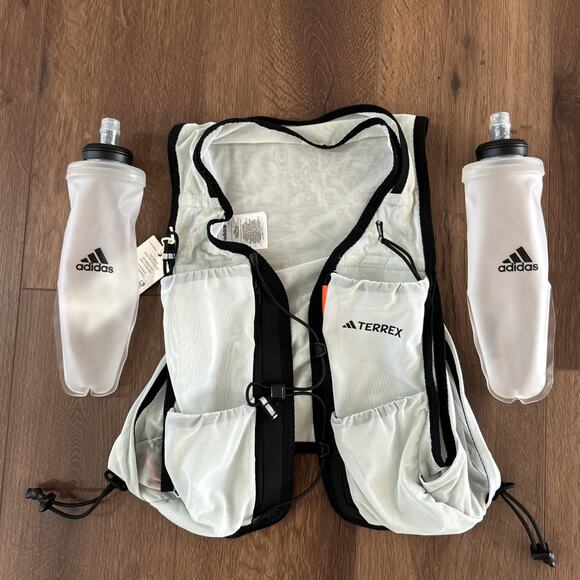 adidas Terrex Trail Running Hiking Vest With 2 Bottles White New Size Large